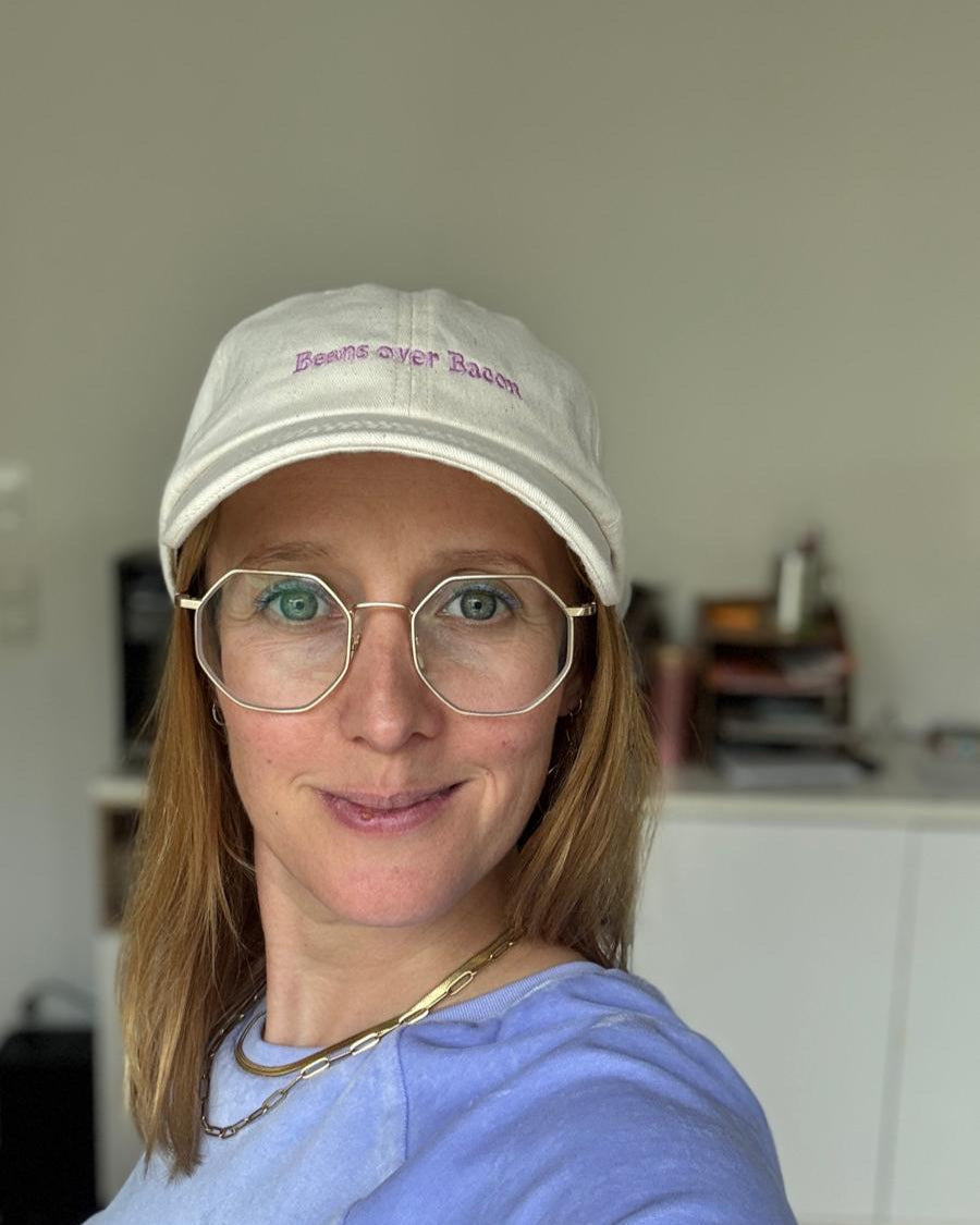 Cap "beans over bacon" nature